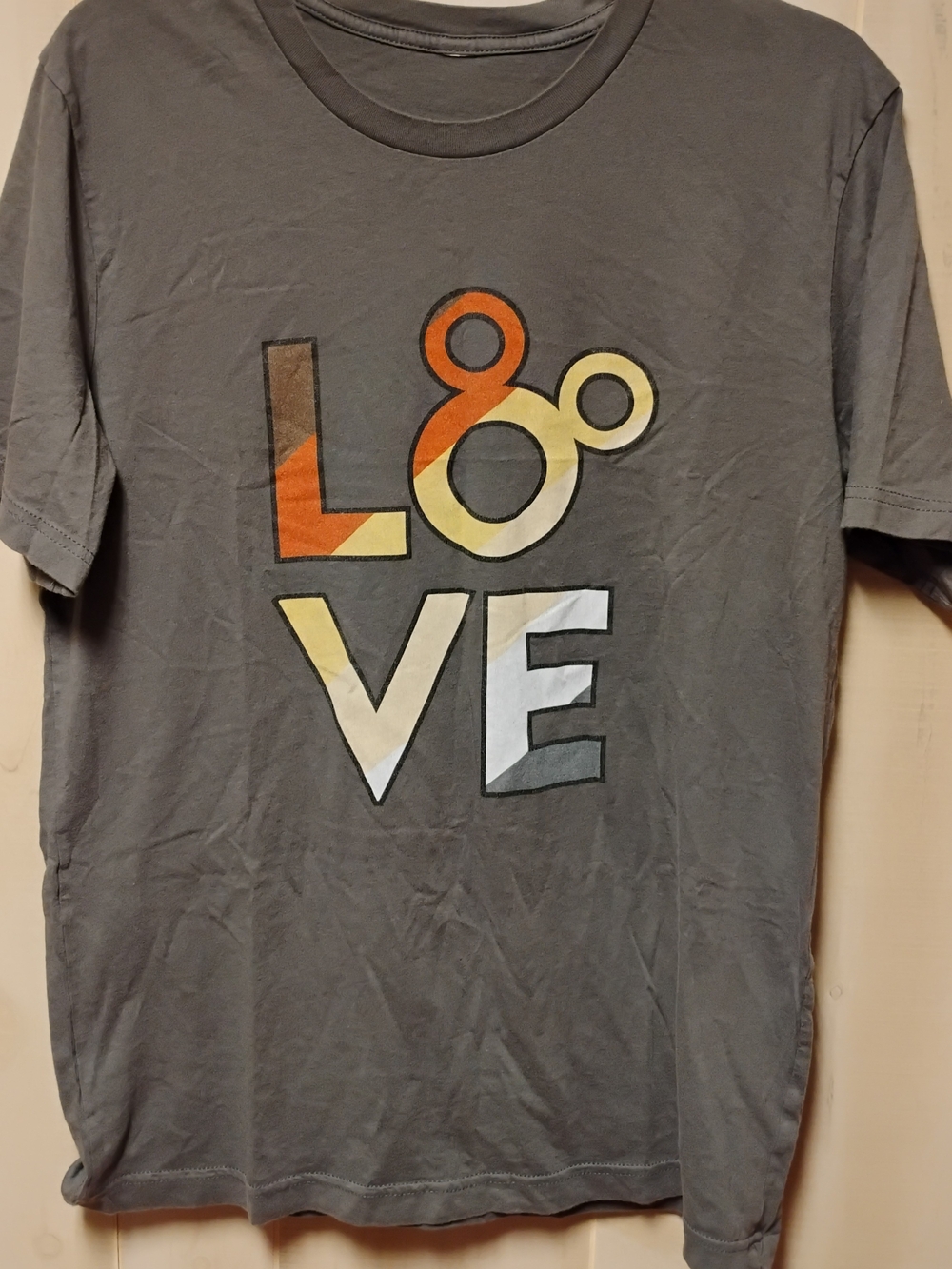 Men's Gray Short-Sleeve Graphic 'LOVE' Tee